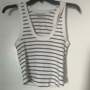Abercrombie & Fitch Black and White Striped Crop Top